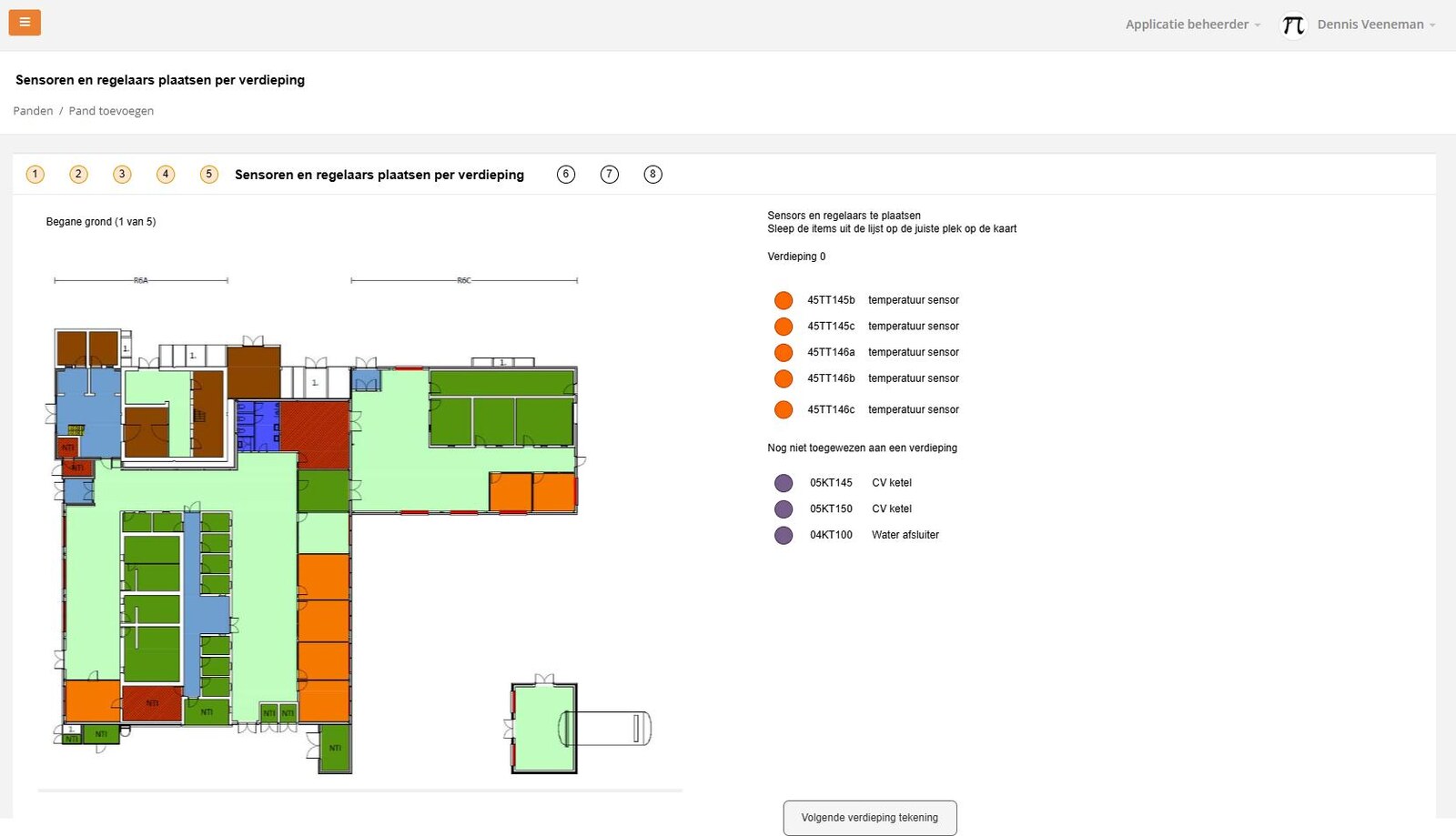 Plattegrond met temperatuursensoren en CV-ketels die op de begane grond worden geplaatst